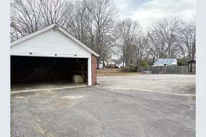 323 S Hamilton Street, Eden, NC 27288 - Photo 21