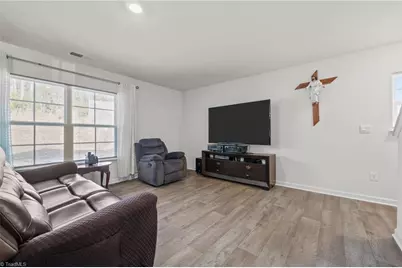 4734 Black Forest Drive, Greensboro, NC 27405 - Photo 15