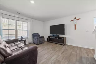 4734 Black Frst Dr, Greensboro, NC 27405 - Photo 15