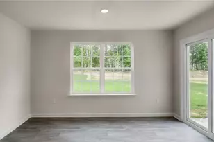 1534 Hamilton Hills Dr, Greensboro, NC 27406 - Photo 11