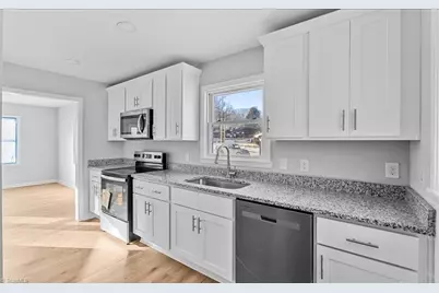 301 Lindbergh Street, Winston-Salem, NC 27104 - Photo 13