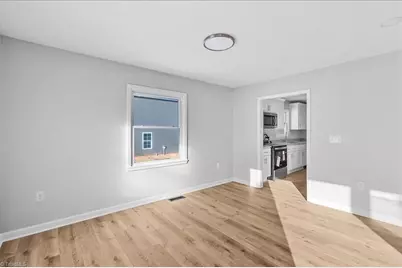 301 Lindbergh Street, Winston-Salem, NC 27104 - Photo 9