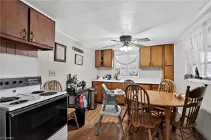 612 School St, Walnut Cove, NC 27052 - Photo 9