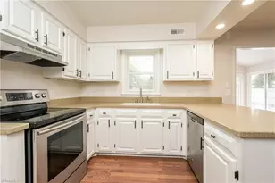 706 Edinburgh Ct, Burlington, NC 27215 - Photo 5