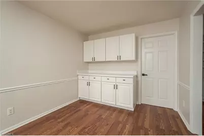 706 Edinburgh Court, Burlington, NC 27215 - Photo 7