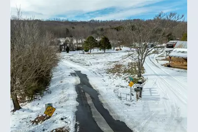 1012 Tuckda Way, Hamptonville, NC 27020 - Photo 9