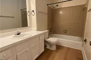 3202 Regents Park Ln, Greensboro, NC 27455 - Photo 5