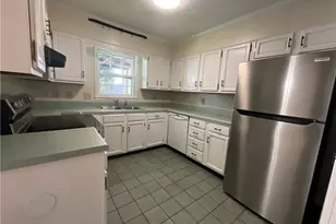 3202 Regents Park Ln, Greensboro, NC 27455 - Photo 3