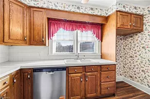 5512 Winona St, Winston-Salem, NC 27106 - Photo 9