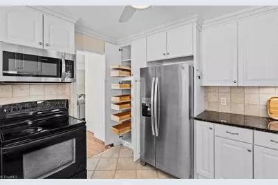 2912 W Cornwallis Drive, Greensboro, NC 27408 - Photo 9