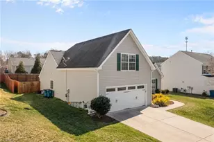 2537 Macleod St, Burlington, NC 27217 - Photo 3