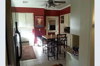 216 W Hunter Street, Madison, NC 27025 - Photo 5