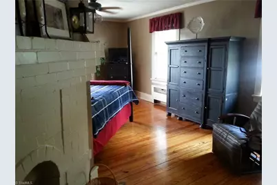 216 W Hunter Street, Madison, NC 27025 - Photo 23
