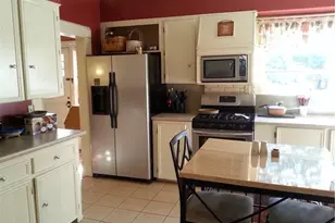 216 W Hunter St, Madison, NC 27025 - Photo 7