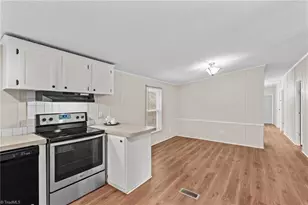 211 Forest Hollow Dr, Statesville, NC 28677 - Photo 15