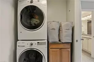 317 Canterbury Rd, High Point, NC 27262 - Photo 21