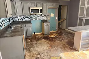 201 E Harden St, Graham, NC 27253 - Photo 7