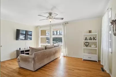 2502 Netherwood Drive, Greensboro, NC 27408 - Photo 11