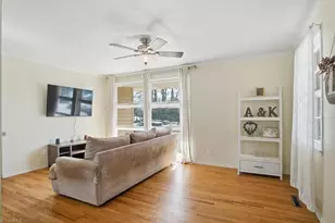 2502 Netherwood Dr, Greensboro, NC 27408 - Photo 11