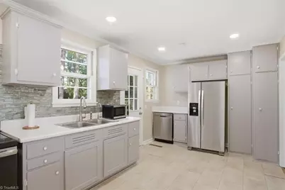 2502 Netherwood Drive, Greensboro, NC 27408 - Photo 7