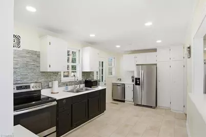 2502 Netherwood Drive, Greensboro, NC 27408 - Photo 15