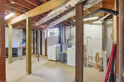 2502 Netherwood Drive, Greensboro, NC 27408 - Photo 23