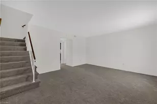 5735 Bramblegate Rd, Greensboro, NC 27409 - Photo 5