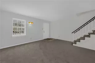 5735 Bramblegate Rd, Greensboro, NC 27409 - Photo 7