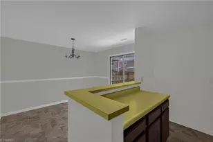 5735 Bramblegate Rd, Greensboro, NC 27409 - Photo 15