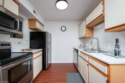 5515 Hornaday Road #D, Greensboro, NC 27409 - Photo 7