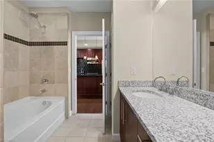 201 N Elm St, Greensboro, NC 27401 - Photo 15