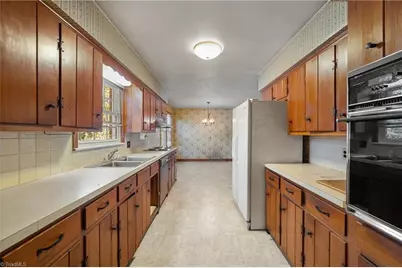 680 Chester Road, Winston-Salem, NC 27104 - Photo 11