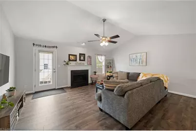 5800 Edgebrook Court, Jamestown, NC 27282 - Photo 13