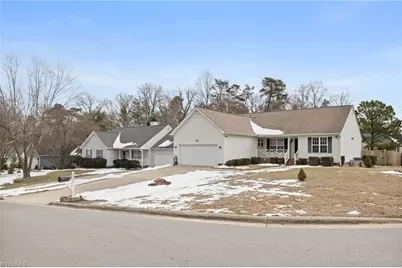 5800 Edgebrook Court, Jamestown, NC 27282 - Photo 3