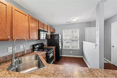 508 Canary Court, Greensboro, NC 27409 - Photo 9