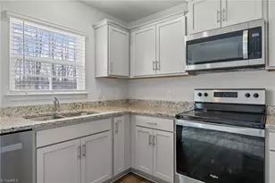 4604 Heatherly Rd, Winston-Salem, NC 27105 - Photo 9