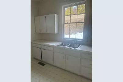 402 W Main Street, Wilkesboro, NC 28697 - Photo 15