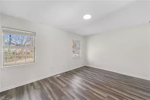 5739 Bramblegate Rd, Greensboro, NC 27409 - Photo 19