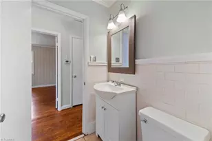 2801 Wynnewood Dr, Greensboro, NC 27408 - Photo 19