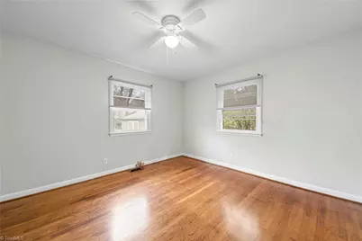 2801 Wynnewood Drive, Greensboro, NC 27408 - Photo 25