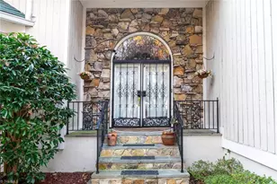 4001 Tesa Ct, High Point, NC 27265 - Photo 3