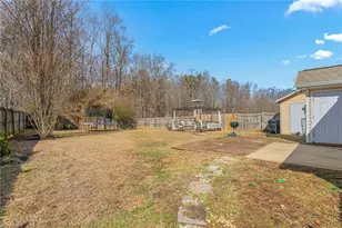 719 Arden St, Burlington, NC 27215 - Photo 17