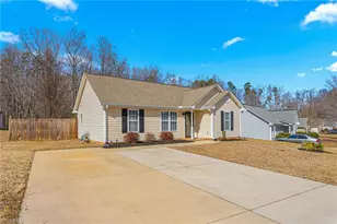 719 Arden St, Burlington, NC 27215 - Photo 19