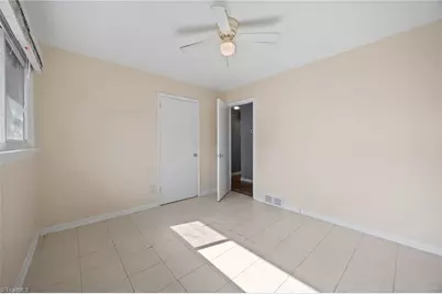 613 Woodridge Lane, High Point, NC 27262 - Photo 11