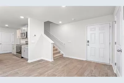 1549 Hamilton Hills Drive, Greensboro, NC 27406 - Photo 3