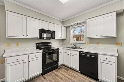 3801 Pineway Drive, Greensboro, NC 27405 - Photo 9