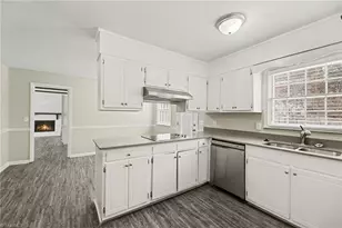 1408 Sweetbriar Ct, High Point, NC 27262 - Photo 7