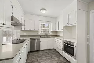 1408 Sweetbriar Ct, High Point, NC 27262 - Photo 9