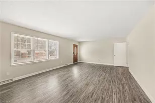 1348 Waybridge Ln, Winston-Salem, NC 27103 - Photo 3