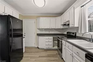 2007 Carlisle Way, High Point, NC 27262 - Photo 13